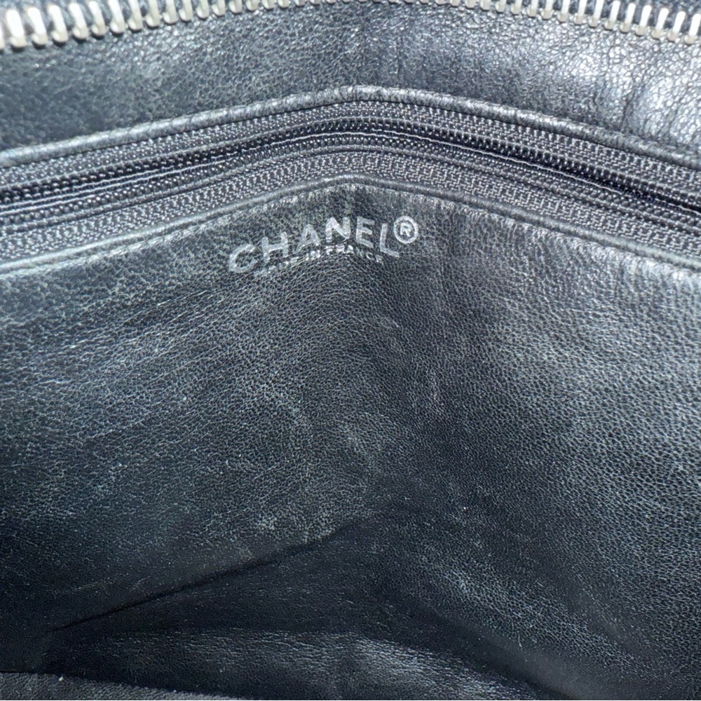 Chanel Medallion Black Quilted Tote Bag Caviar Leather - Picture 9 of 12